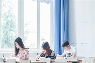 現(xiàn)在考初級(jí)會(huì)計(jì)的人越來(lái)越年輕了