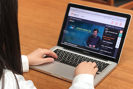 初級(jí)會(huì)計(jì)職稱(chēng)考試沖刺 該看書(shū)還是做題?