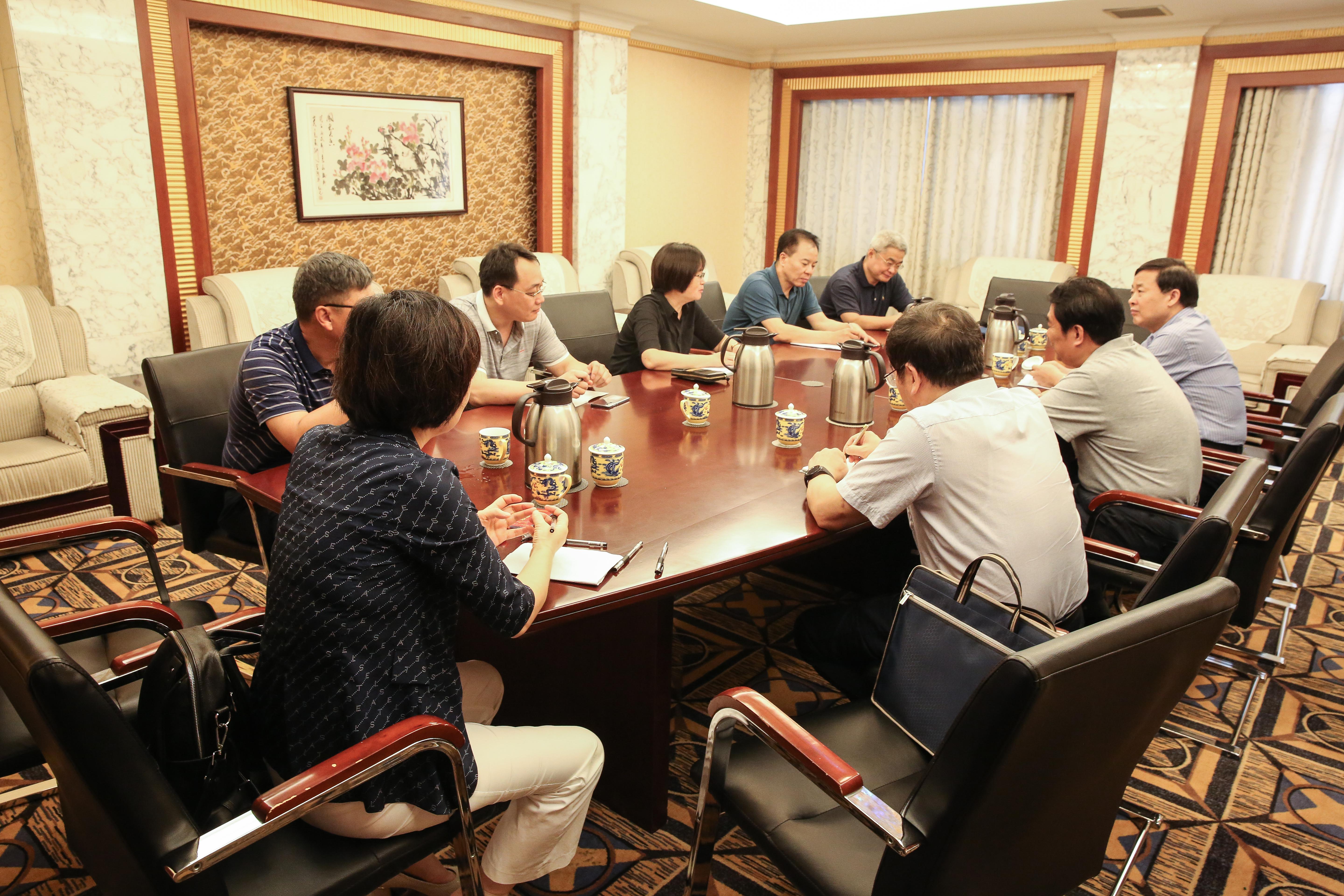 山東省人力資源社會保障廳、省財政廳召開座談會