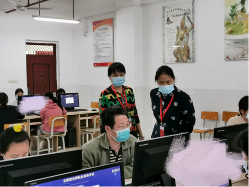 宋德玲秘書長、邊遠副秘書在考點巡視