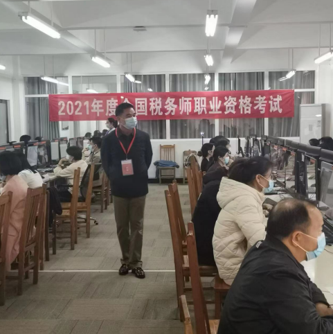 呂敏康副秘書長在考點巡視